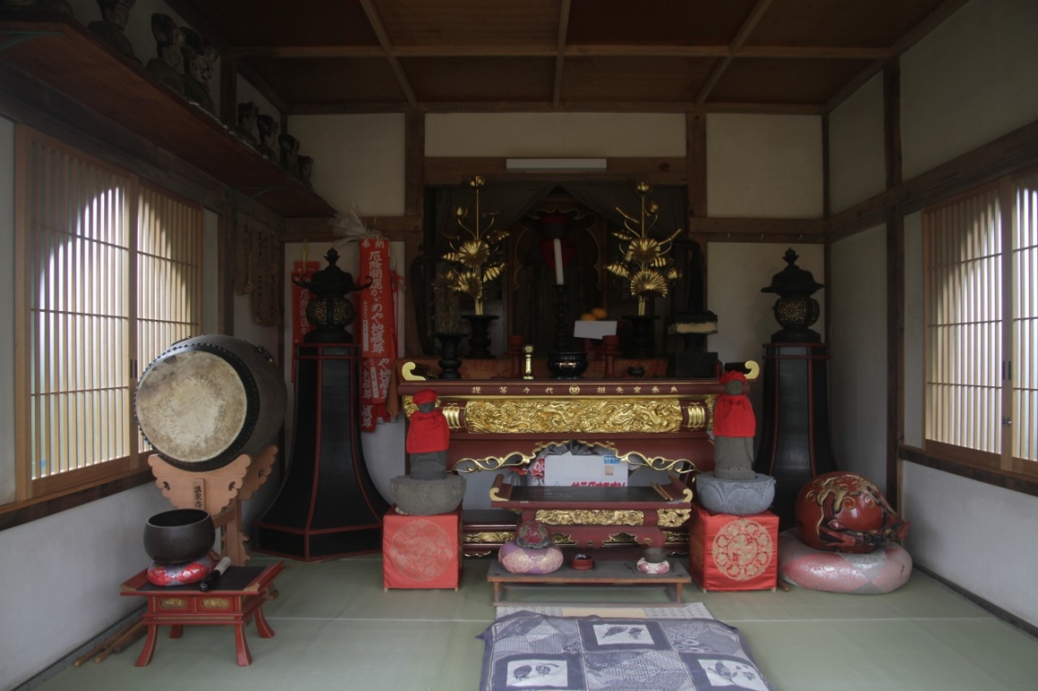 かがめや地蔵 山梨デザインアーカイブ